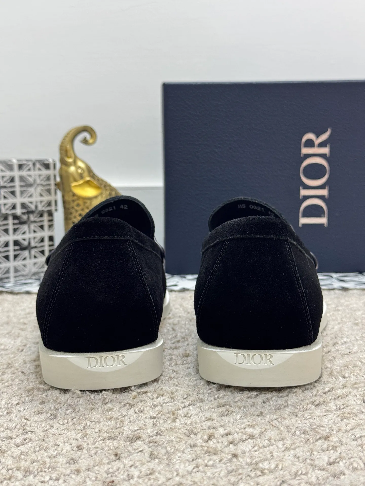 Men's men's shoes 💰480 [New style] 🍺🍺Dior men's casual shoes - a high version of the original one-to-one replica. It is a casual dress shoe. Crafted from luxuriously soft navy suede❤️‍🔥Cow leather lining💘Oblique printed panels on the upper. The lightweight white rubber sole adds sophistication, with an Oblique pattern engraved on the outsole and branding on the back. Size: 38-44 (45, 46 customized